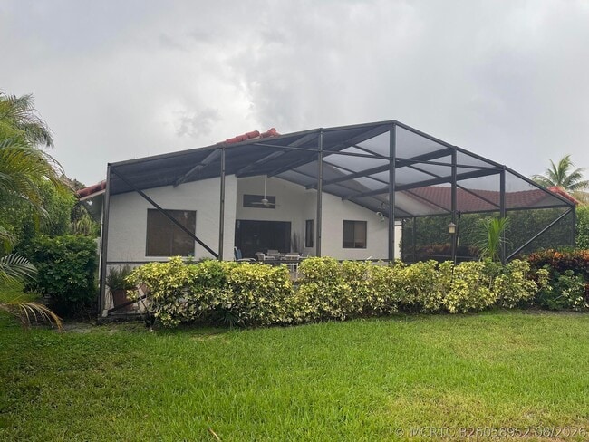 Building Photo - 10215 Camelback Ln