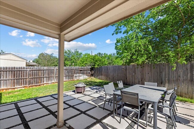 Building Photo - WORTHAM OAKS