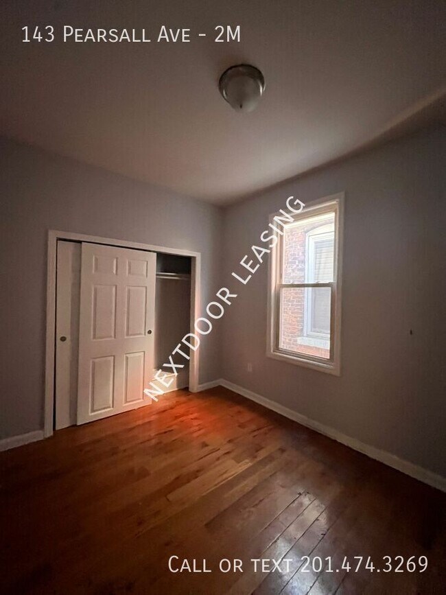 Building Photo - 143 Pearsall Ave