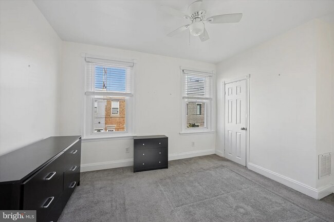 Building Photo - Modern 3-Bedroom Rowhome with Backyard Pat...