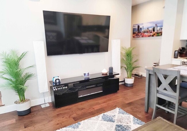 Building Photo - 3735 Kalamath St