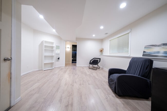 Building Photo - 15709 Chalet Ct