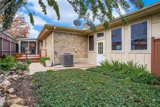 Building Photo - 7327 Wellcrest Dr