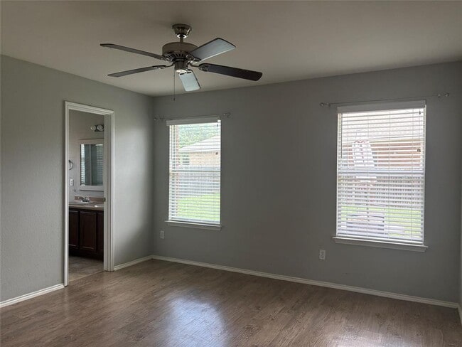 Building Photo - 1034 W South St