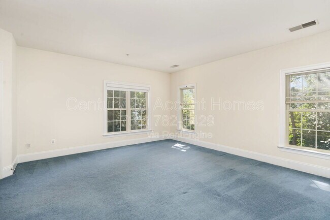 Building Photo - 8401 Tysons Trace Ct