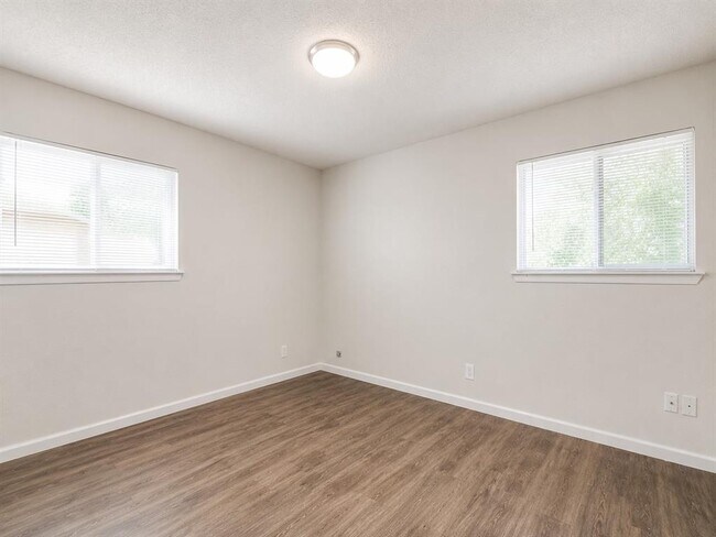 Building Photo - 412 Craddock Ave