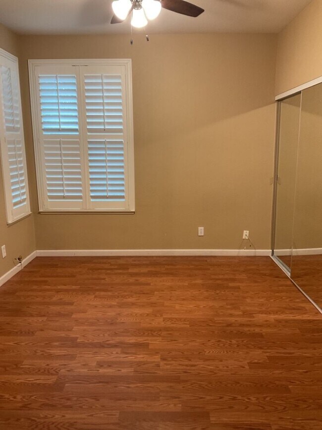 Building Photo - Gorgeous Home in Gated Community