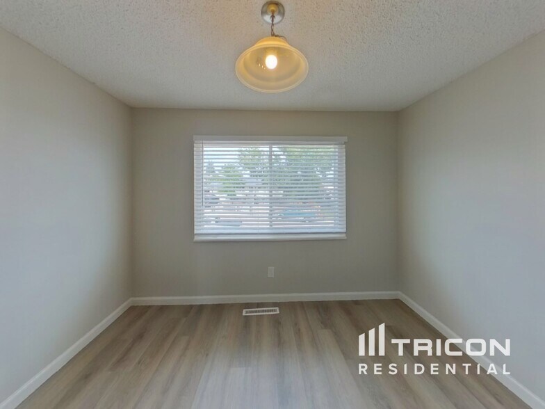 Building Photo - 6821 Mescalero Dr