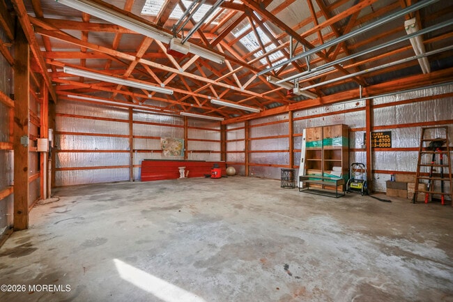 Building Photo - 573 Lloyd Rd