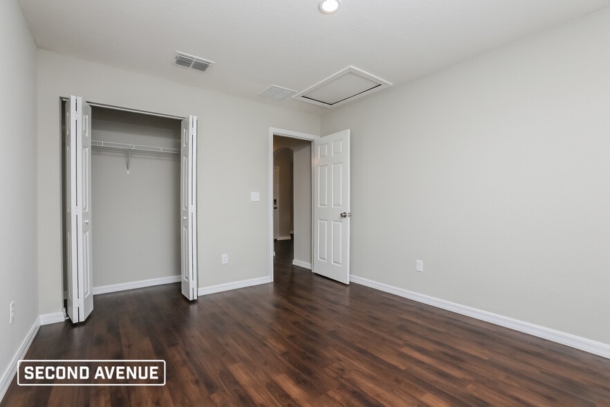 Building Photo - 2600 SW 152nd Ln