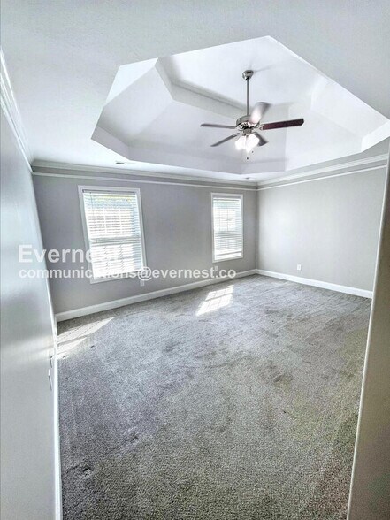 Building Photo - 492 Medallion Cir