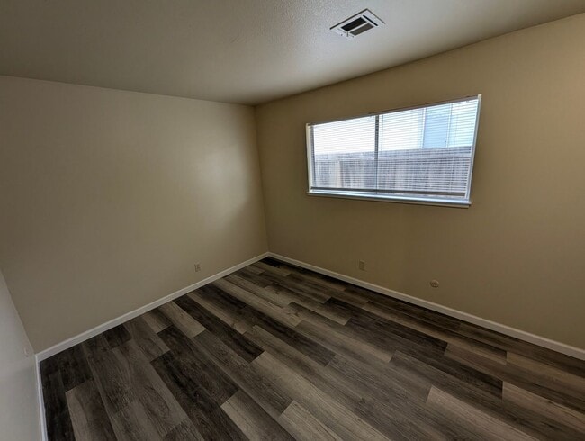 Building Photo - 4647 E Rishell Ct