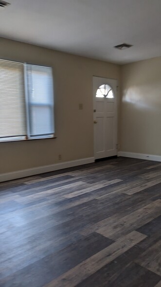 Building Photo - 303 E Adams St