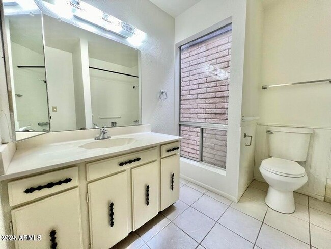 Building Photo - 5433 N 79th Pl