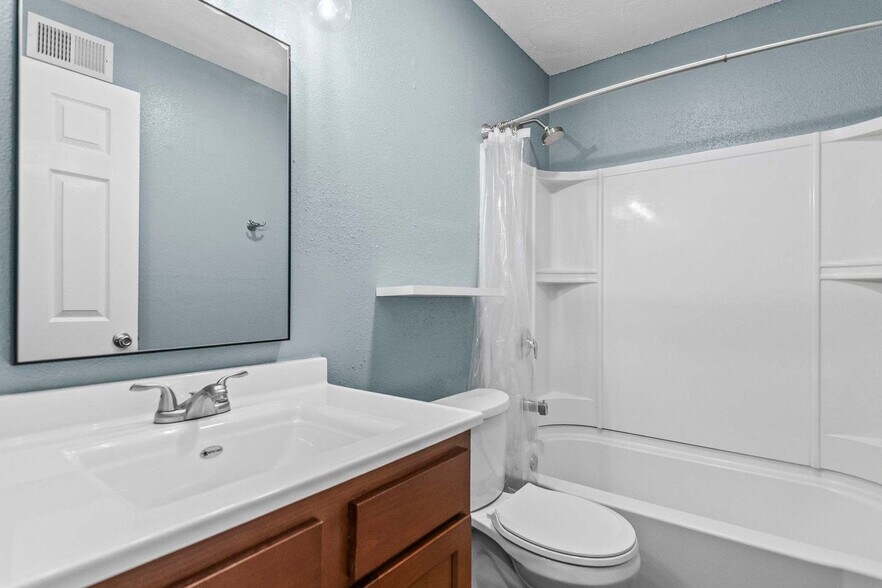 Building Photo - 2309 Cherry Hills Dr