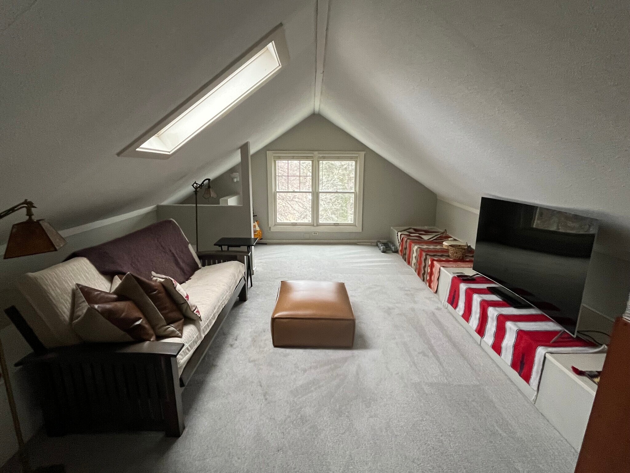 Upper living - 1827 Kenwood Pky