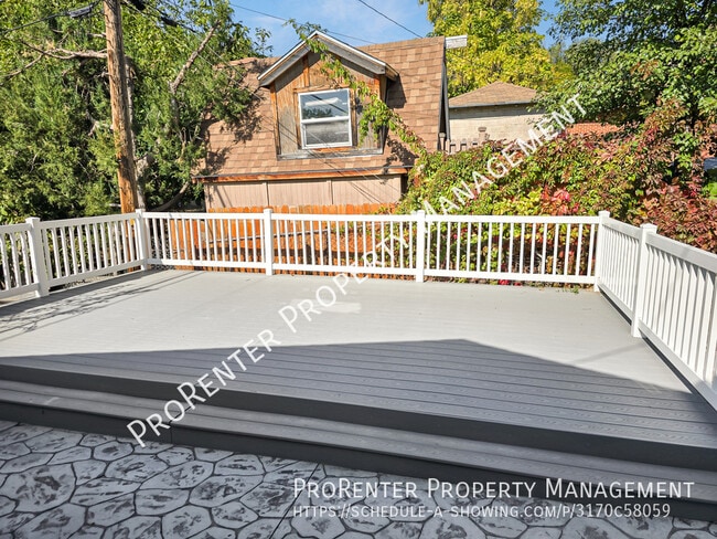 Building Photo - 1162 Collins Blvd