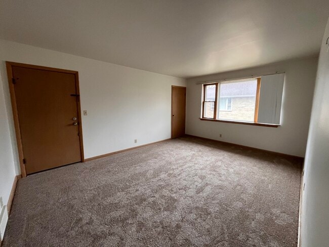 Building Photo - 3465 S 83rd St