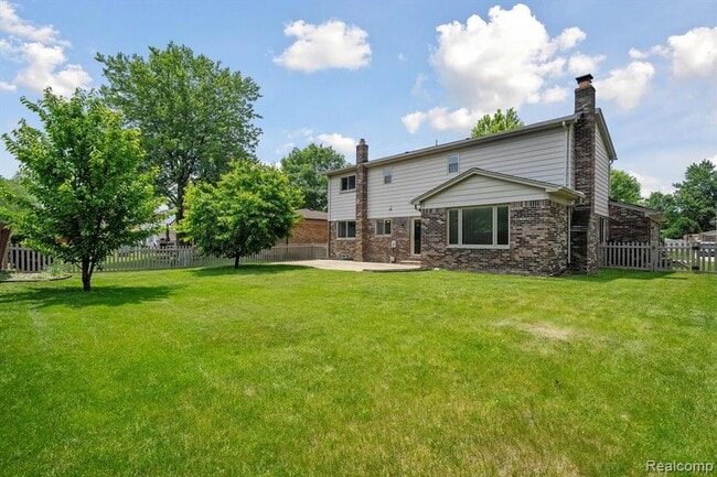 Building Photo - 7302 Parkway Ct