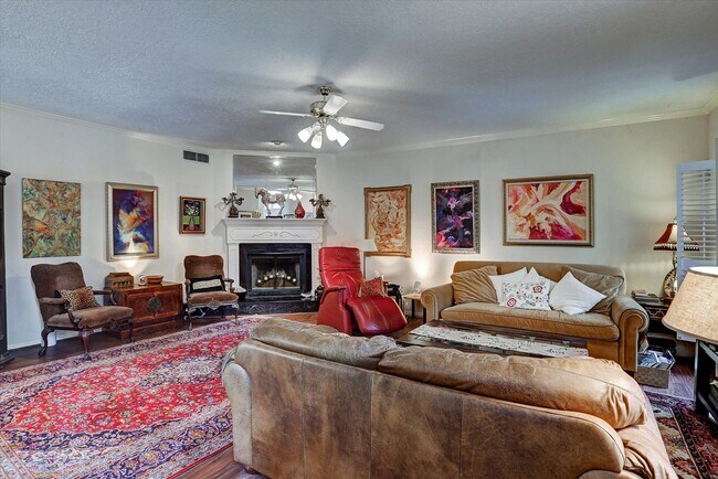 Building Photo - 2125 Bering Dr