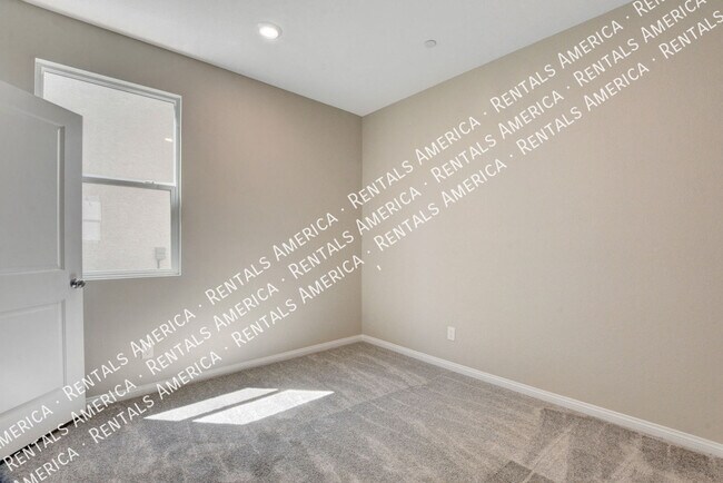 Building Photo - 6820 Calvitero St