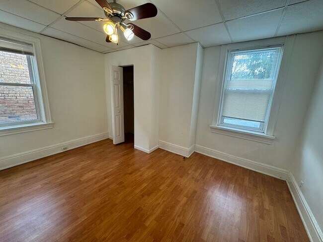 Building Photo - 5526 Howe St