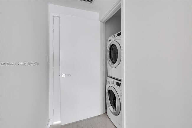 Building Photo - 6799 Collins Ave