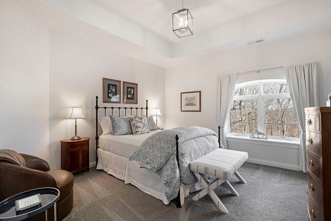 Building Photo - 1800 Amberley Ct