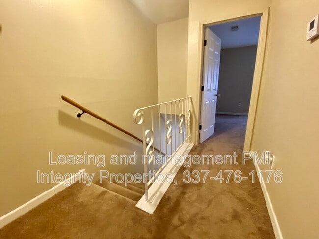 Building Photo - 1761 Boulevard De Province