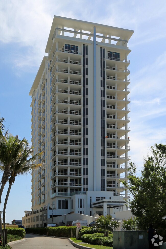 Building Photo - VistaBlue