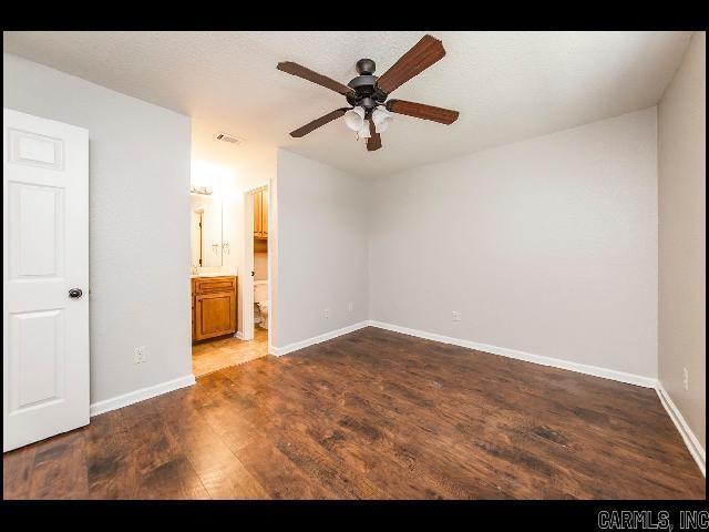 Building Photo - 400 E Locust St