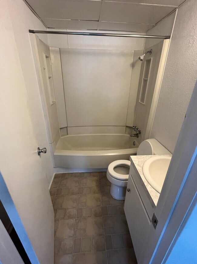 Building Photo - 315 S 14th St