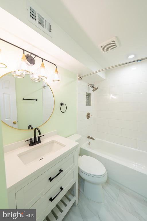 Building Photo - 9377 Chadburn Pl