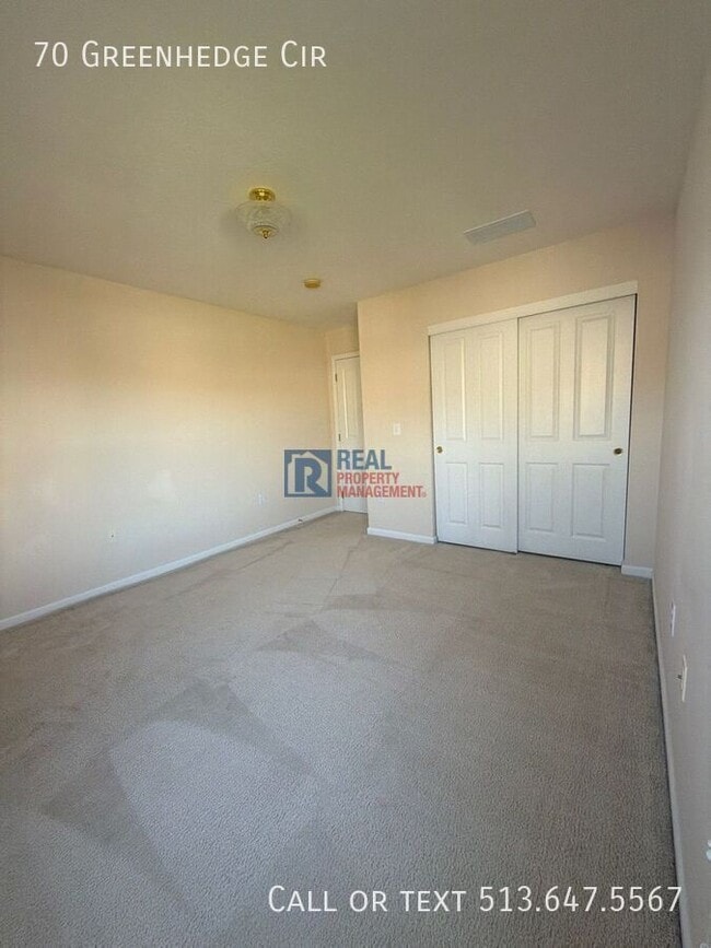 Building Photo - 70 Greenhedge Cir