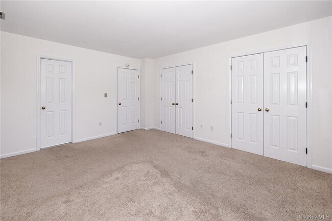 Building Photo - 41 S Moger Ave