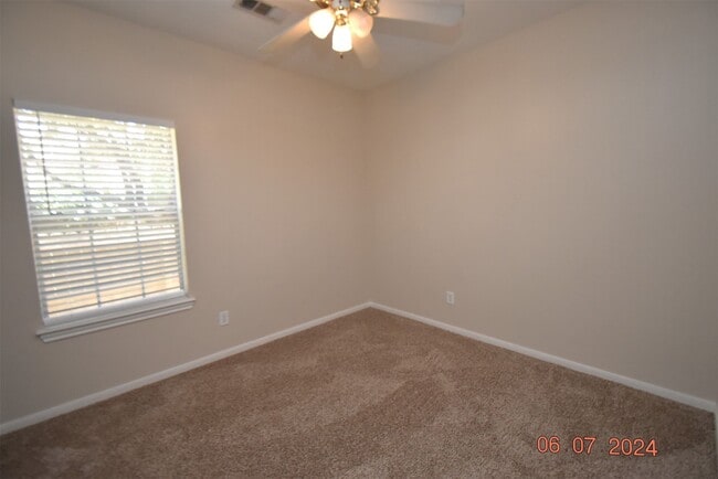 Building Photo - 1626 Diamond Brook Dr