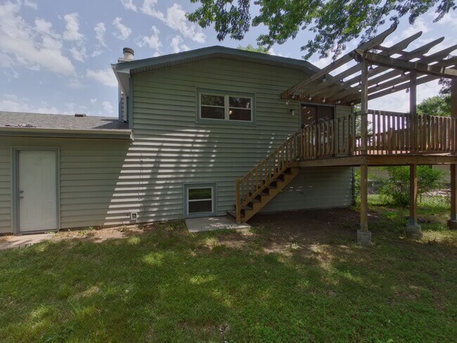 Building Photo - 4027 Danbury St