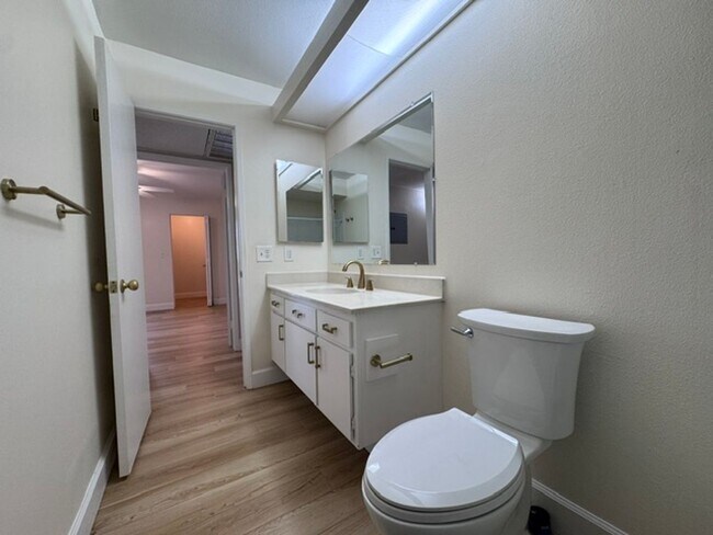 Building Photo - 576 N Bellflower Blvd