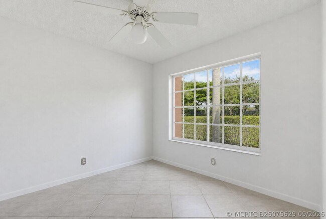 Building Photo - 9767 Kamena Cir