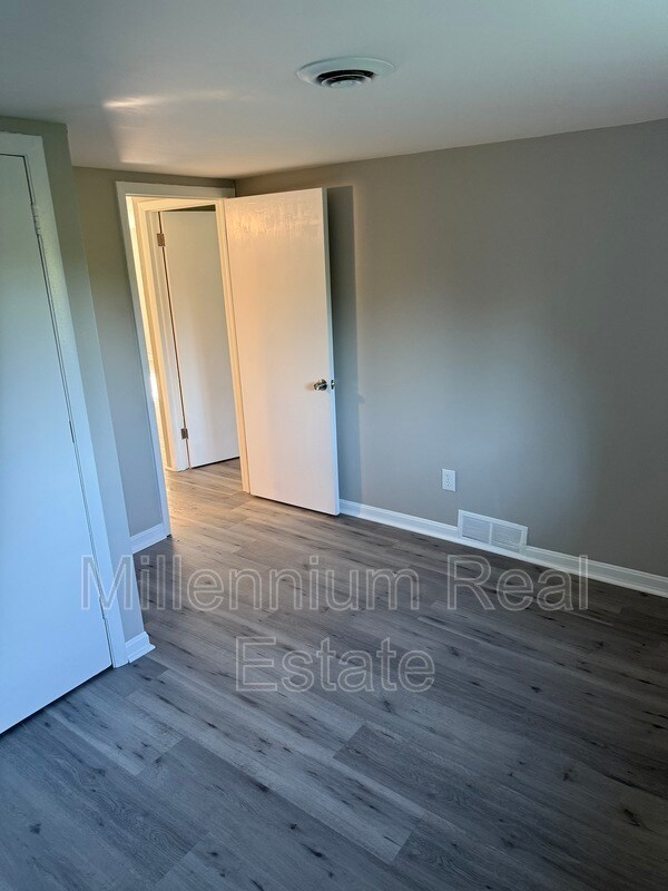 Building Photo - 1131 Pratt Rd