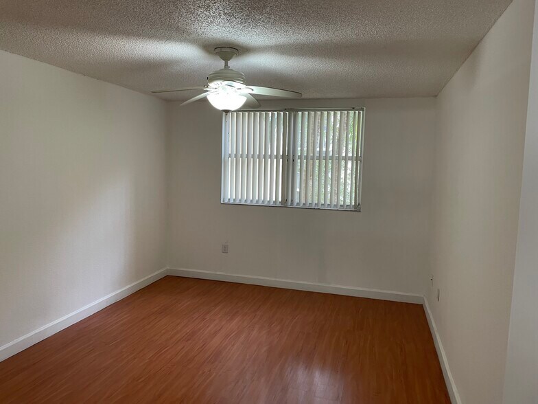 Primary Photo - 8215 Lake Dr