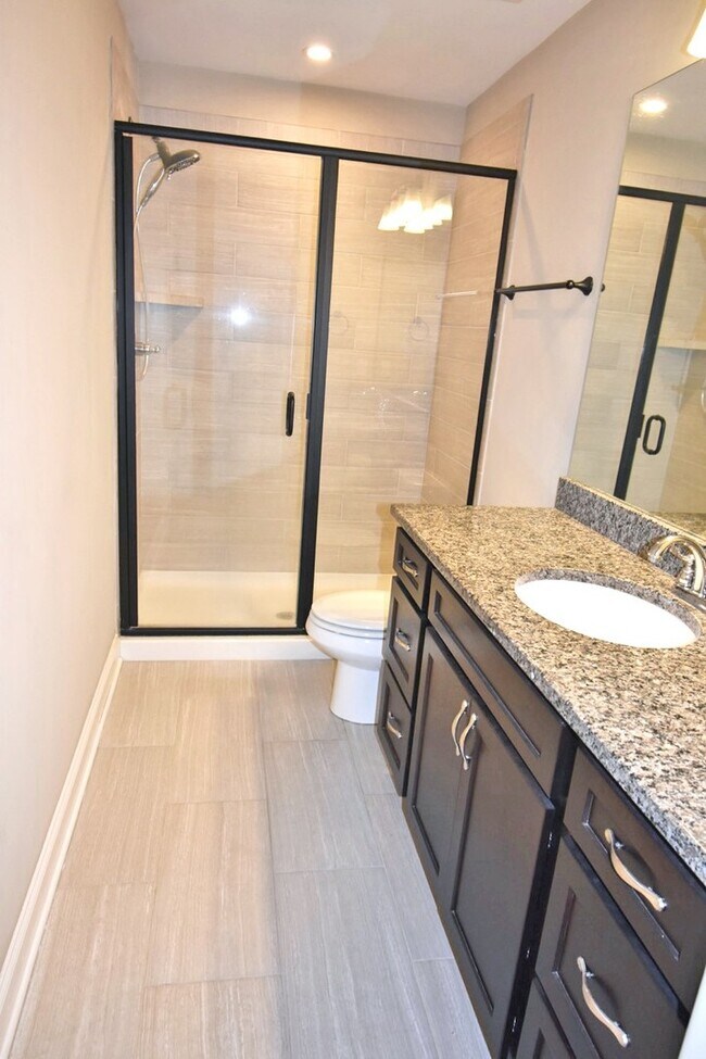 Building Photo - Gorgeous 3BR luxury Murfreesboro townhome ...