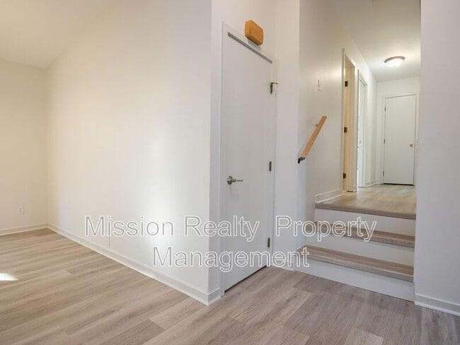 Building Photo - 1037 Mansfield Crossing Rd