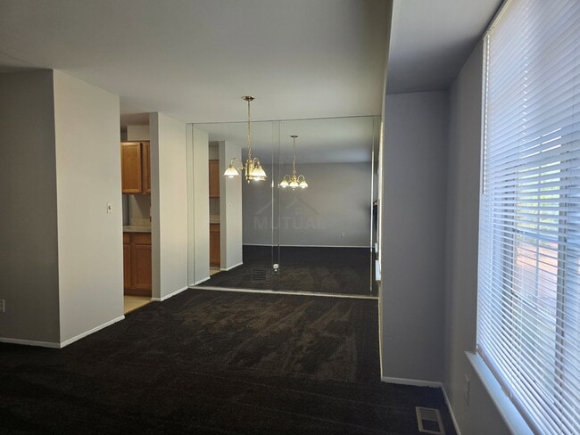 Building Photo - 30276 Southfield Rd