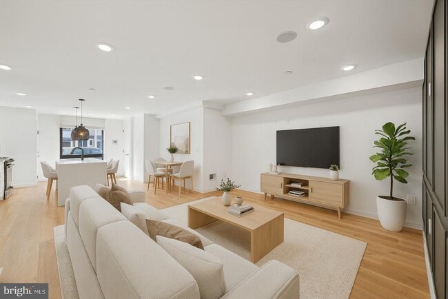 Building Photo - 871 N 20th St