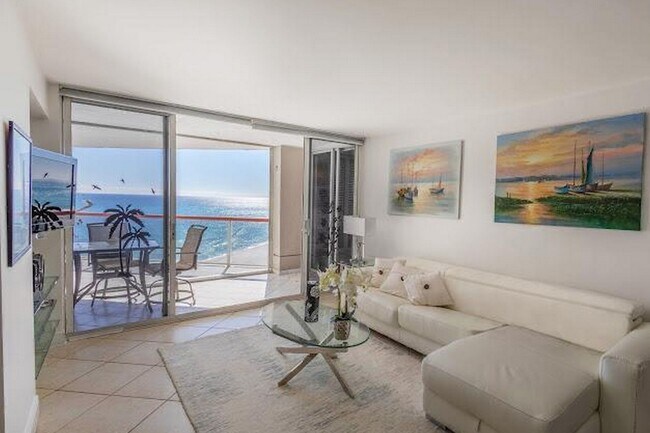 Primary Photo - 6767 Collins Ave