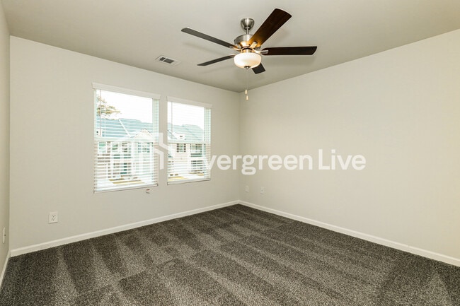 Building Photo - 104 Vlg Grn Dr NW