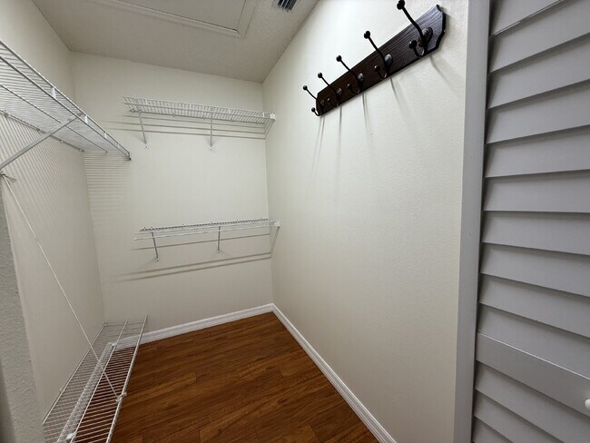 Building Photo - 3107 Westridge Dr