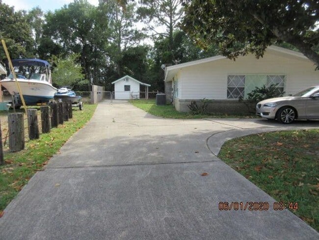 Building Photo - 3 Bedroom in Fort Walton Beach