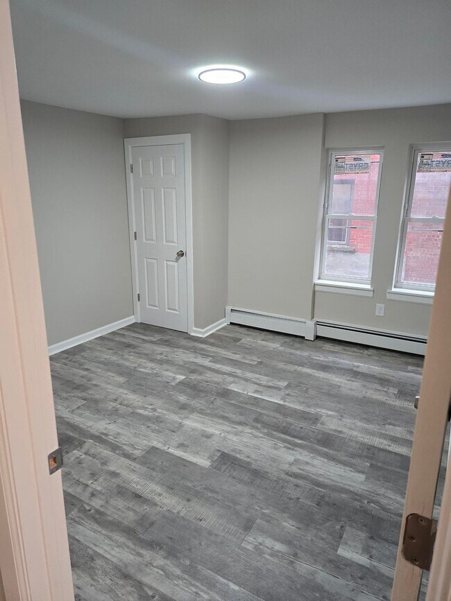 Building Photo - ? Modern Comfort: 3-Bedroom Living in Hartford’s Friendliest Area ?